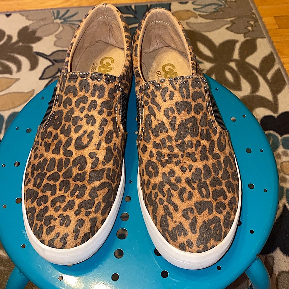 Guess used cheetah print slip on sneaker, size 8
